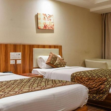 Hotel Le Roi Raipur At Raipur Railway Station Kültér fotó