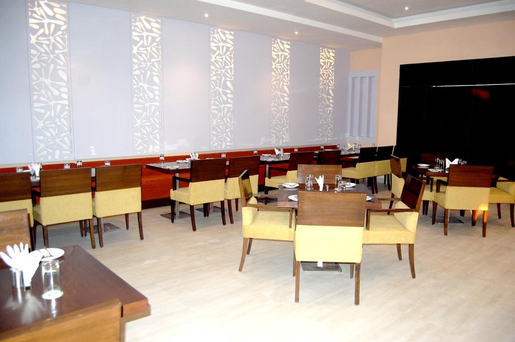Hotel Le Roi Raipur At Raipur Railway Station Kültér fotó