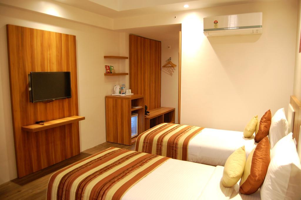 Hotel Le Roi Raipur At Raipur Railway Station Szoba fotó