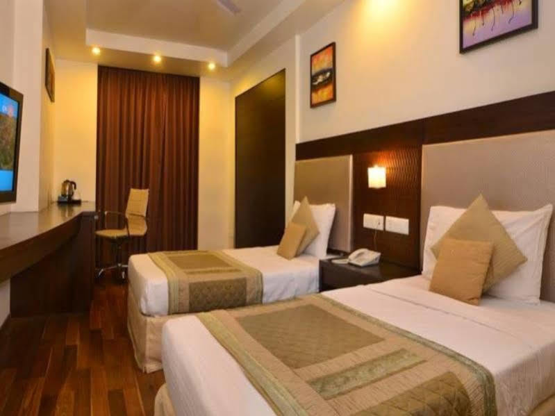 Hotel Le Roi Raipur At Raipur Railway Station Kültér fotó