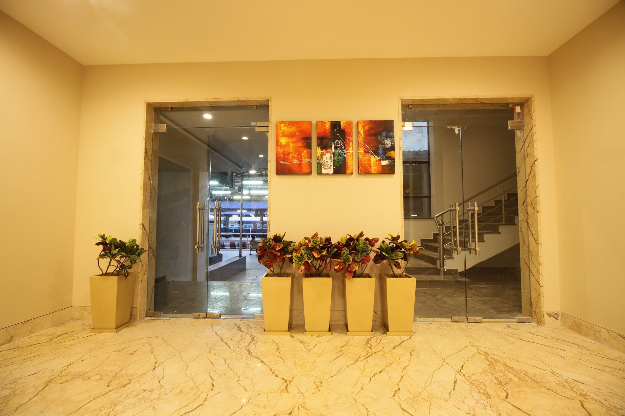 Hotel Le Roi Raipur At Raipur Railway Station Kültér fotó