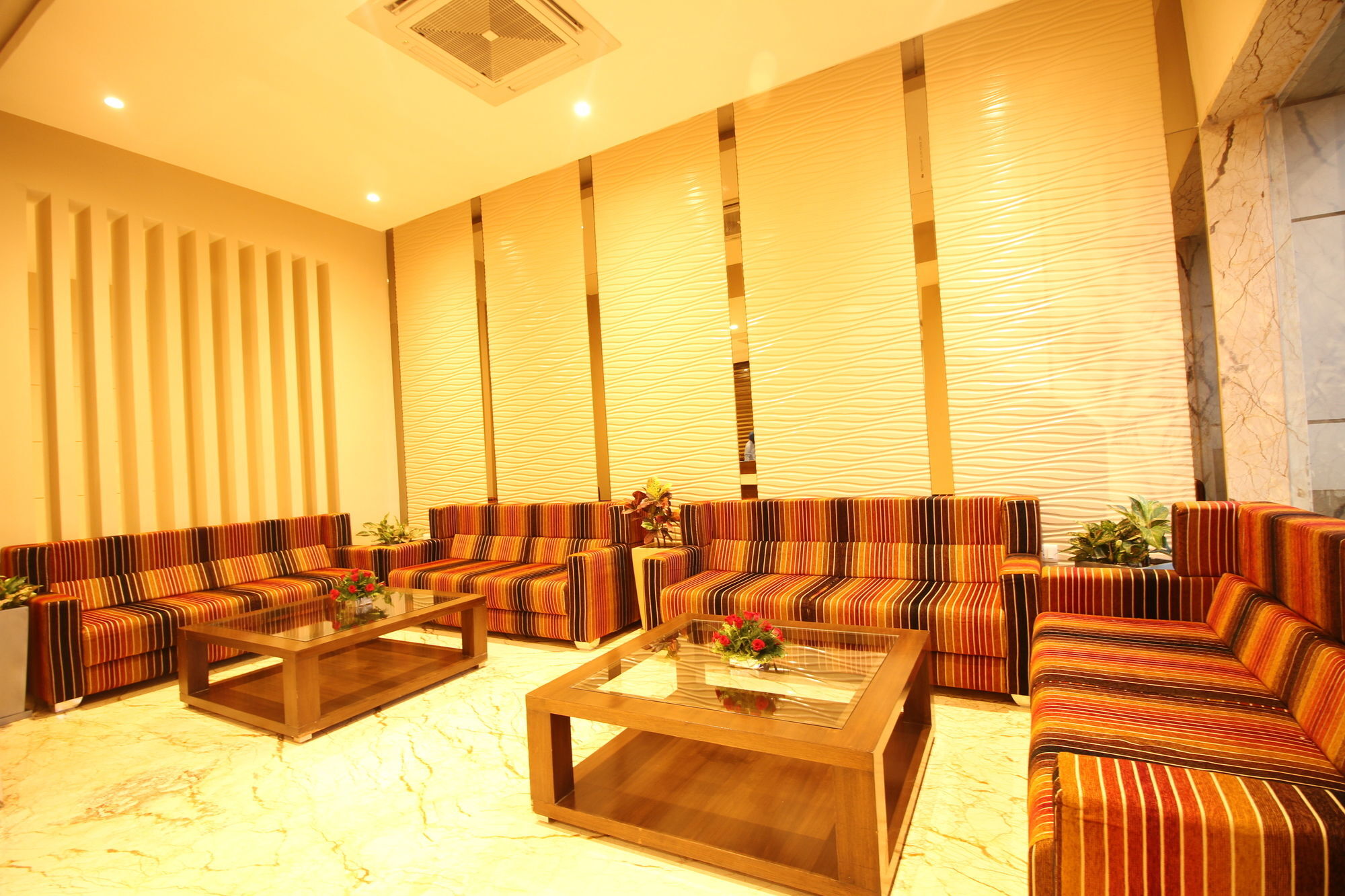 Hotel Le Roi Raipur At Raipur Railway Station Kültér fotó
