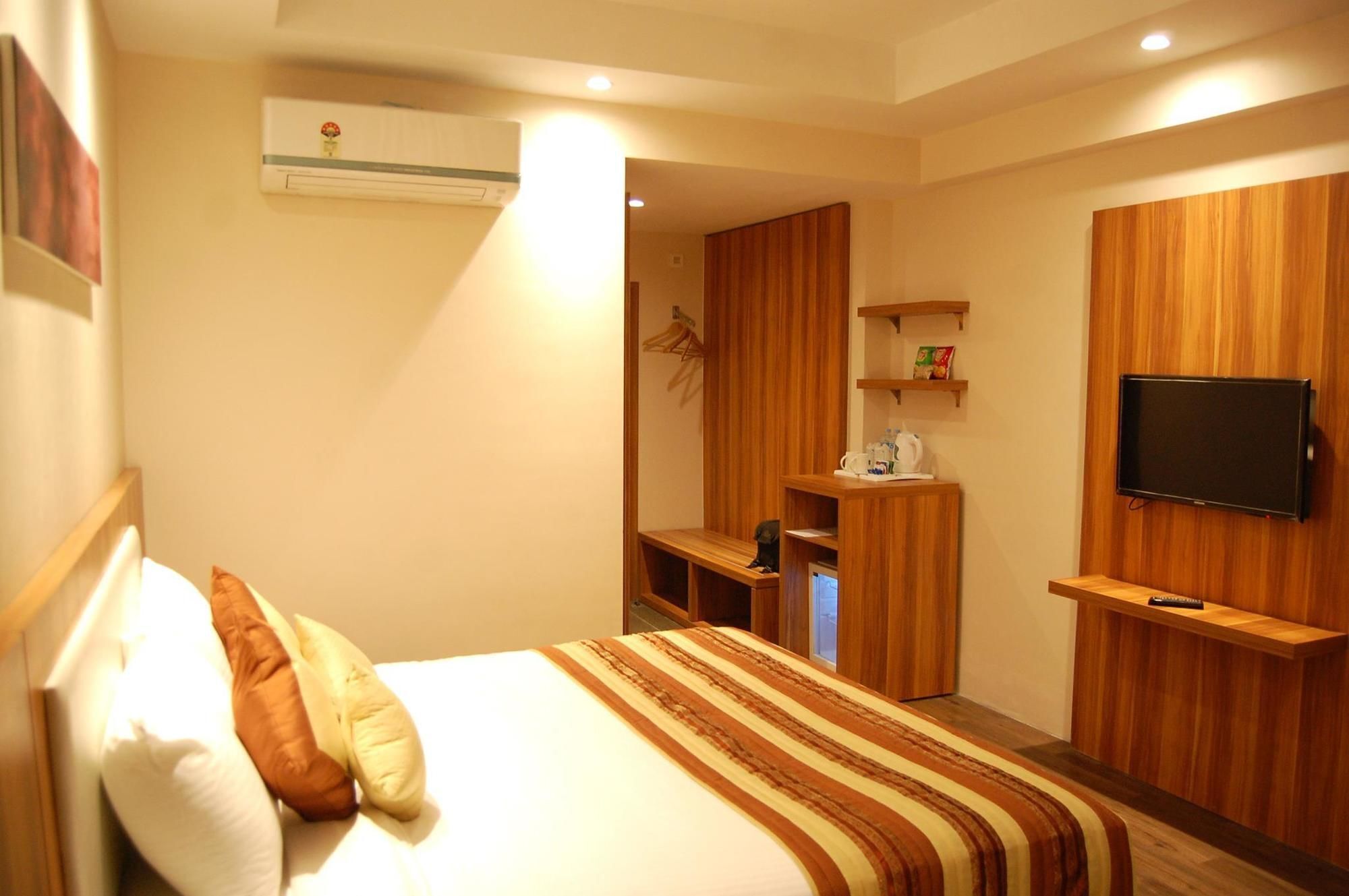 Hotel Le Roi Raipur At Raipur Railway Station Kültér fotó